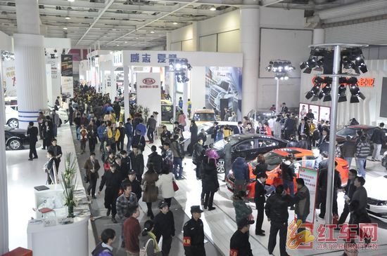 第八届长沙国际车展首日 8.06万人捧场