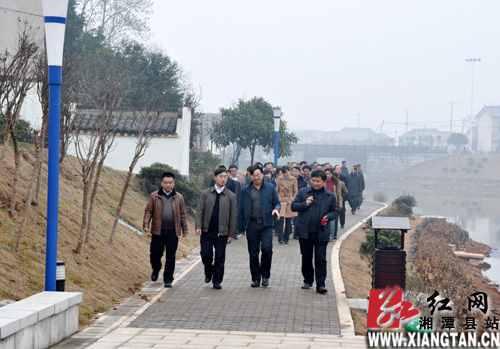 湘潭县委书记谢振华率湘潭县党政考察团在长沙市望城区新康戏乡考察