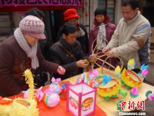 江南体育:广西图书馆元宵节新风尚：书香与灯谜的完美交融