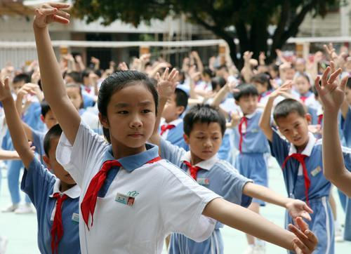 深圳小学生课间跳国学课间操