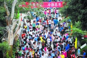 兰州3.5万余名初三学生完成中考 明日本报将推