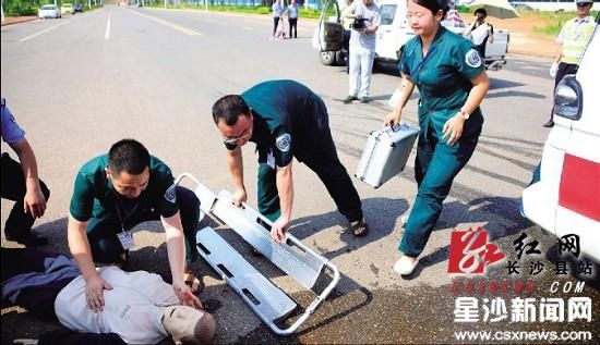 长沙县开展道路交通事故应急救援演练 12分钟