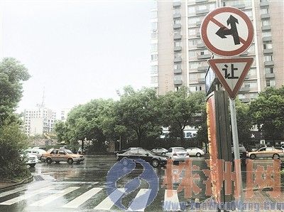 车辆在长江南路天伦路口左拐或直行 明日起要
