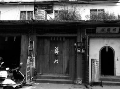 女店主身中两枪身亡 其中一枪爆头