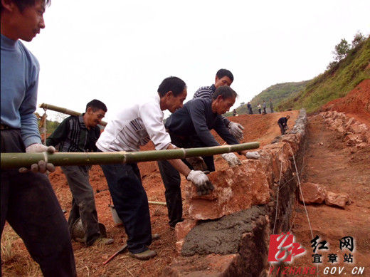 宜章县岩泉盐冲水库冬修忙