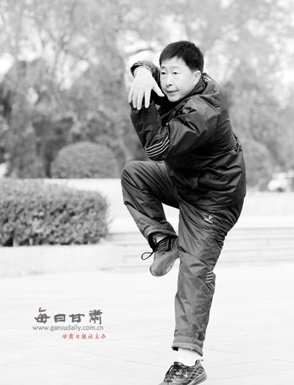 兰州劈挂拳高手张太将迎战俄拳击手