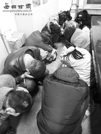 兰州:警方捣毁洗浴中心黄窝 抓获卖淫嫖娼20