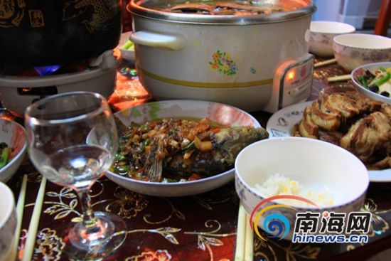 湖北省公安县除夕叫饭习俗:请已故先人归家团