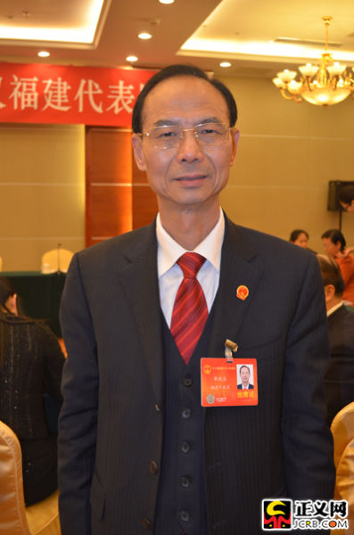 全国人大代表,福建省龙岩市新罗区西城街道西安村党委书记章联生.