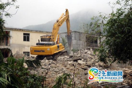 三亚海棠湾镇拆除36栋抢建房屋 面积1.4万平米