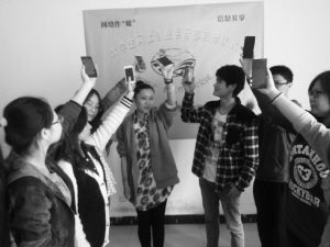 �����˰����ϴ�ҵ���ֲ������ֻ�����ľ���׬��Ǯ