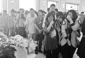 再没机会毕业时握校长手了