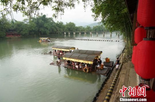 广西桂林旅游旺季高烧不退 新老景点各展魅力