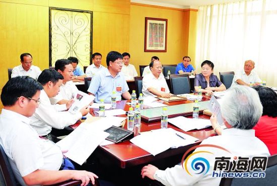 省委六届六次全会分组讨论:落实两个责任推动