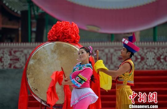 中国鼓王评选赛湖南湘西开赛 山西绛州鼓手夺