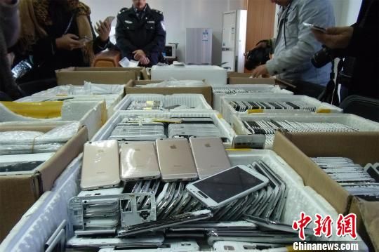 广东博罗警方捣毁生产假名牌手机点 涉案3000万