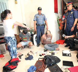 菲律宾三劫匪入室抢劫女华商 遭警察当场抓获
