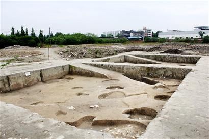 西华大学内商周遗址新发现大户型房屋