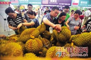中国(重庆)西部国际水果展销会,已经在江津区双福国际农贸城拉开序幕