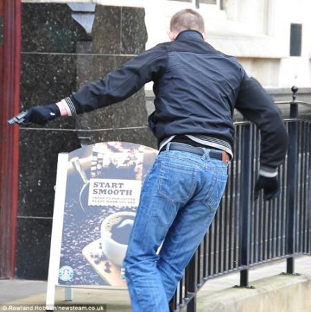 ·��С���¶�ٷ���ǹ����ȫӢ���¸�����(��ͼ)