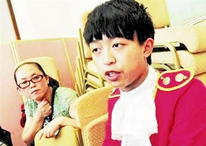 图文:成都12岁特长帝蹿红网络