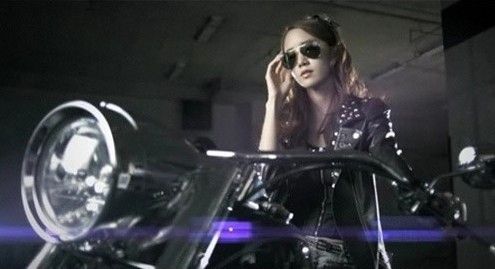女时代拍最新《Bad Girl》MV 变身机车骑士(图