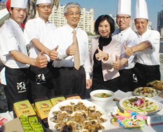 高雄饭店响应灯会推出水灯餐(图)