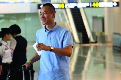 央视主播邱启明东方卫视漂亮女主播老婆李菡(图)