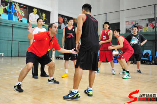 前西班牙助教马特奥新任山西男篮主帅 今执鞭