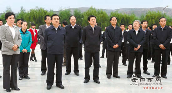 王三运刘伟平率团在平凉观摩新建项目(图)