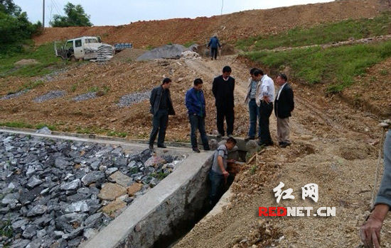 湘乡市水利局督查在建工程 确保安全度汛(图)