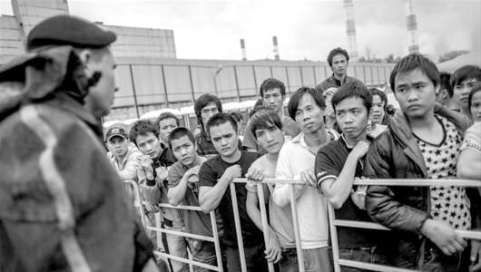 图文:俄遣返数百名中国非法劳工