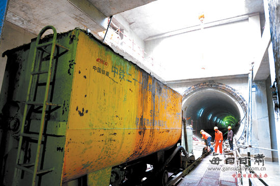 兰州地铁试验段左线隧道已掘进179米(图)