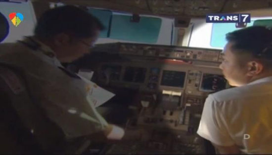 马航失联航班副驾驶接受波音777驾驶培训视频