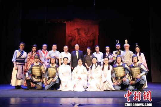 重庆市话剧团赴台首演《大刺客》获赞(图)