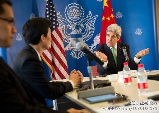 美国国务卿克里会晤了4名中国媒体人和网络博主。