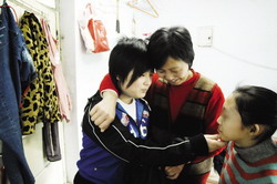 叶叶姐妹用爱抗争命运