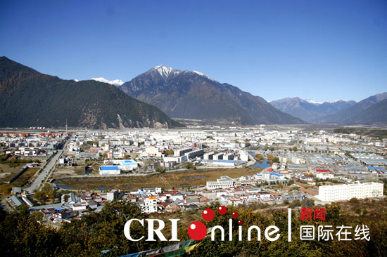 专访林芝地委书记:经济发展 三步走 2018年实现