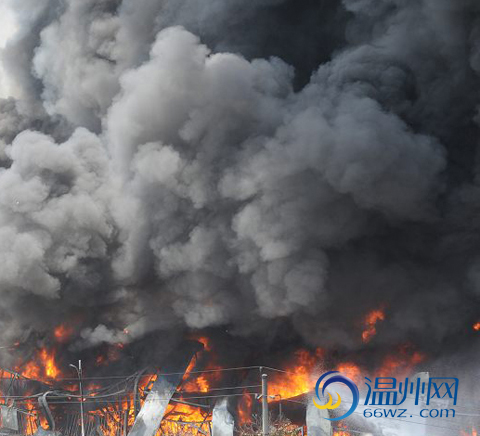 温州一制笔厂仓库火灾已基扑灭 无人员伤亡