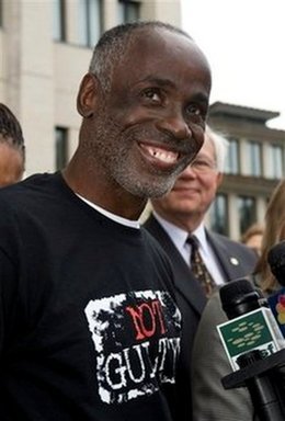 美国男子蒙冤入狱35年获赔175万美元