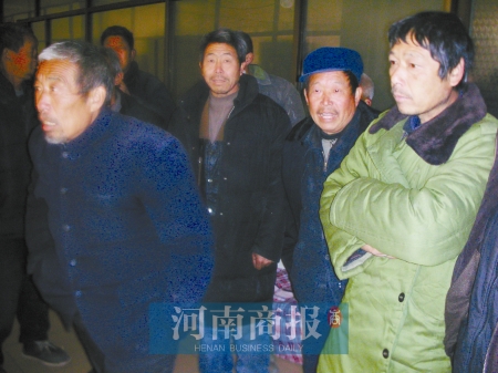 包工头和合同方产生矛盾拖欠数十名农民工工资