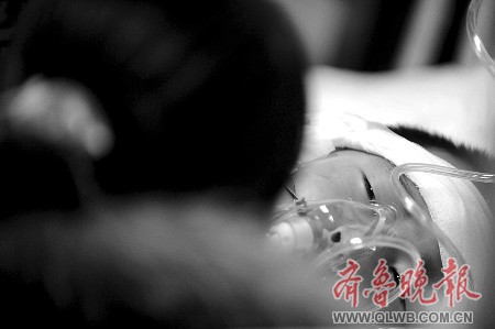 11岁小学生上学途中险遭陌生人割耳(图)