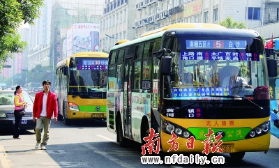 虎门投资千万更新公交车