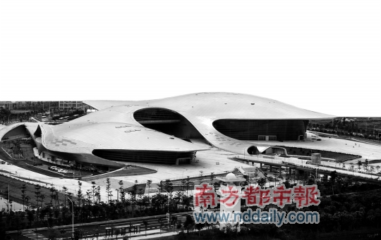 亚组委场馆器材部部长、广州市规划局副局长彭