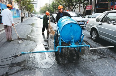 自制"洒水车"周边保清洁