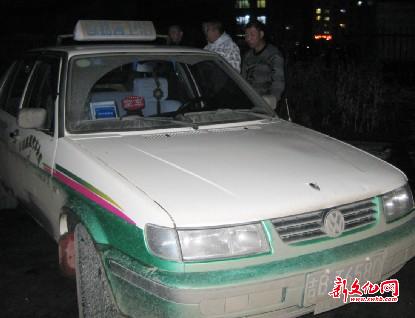 江城警方称，案件性质还未最终确定，乘客开走车可能只是为了泄愤，不是为了抢车