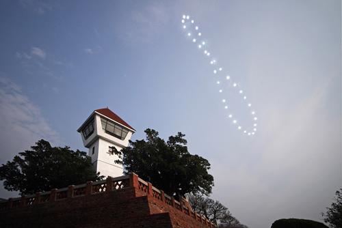天空中的“8”轨迹，是周银王拍摄太阳一年的有趣成果。图片来源：台湾媒体