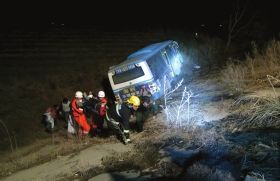һ��931·�������ڳ�ɳɳ�Ӵ��ű���ײ������������»��£������ҳ���� 