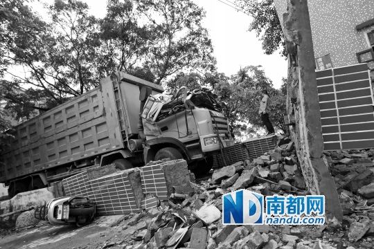 7�����磬��ƽ����ʤ�����´塣������ͷ����������¥���ѱ����룬���ڳ�ǰ������ɢ�������ש���϶����� ����� ��