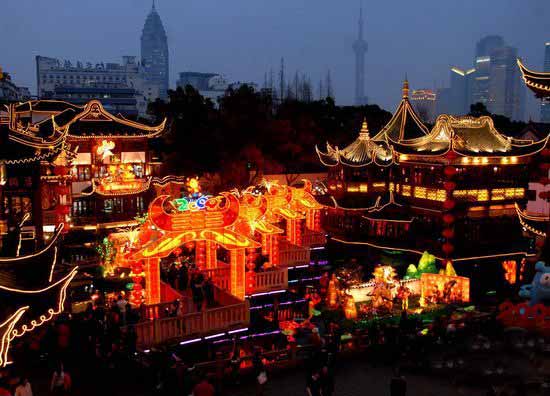 组图：上海豫园新春民俗艺术灯会首次试灯